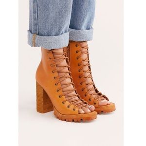 Free people Jeffrey Campbell size 9 boots